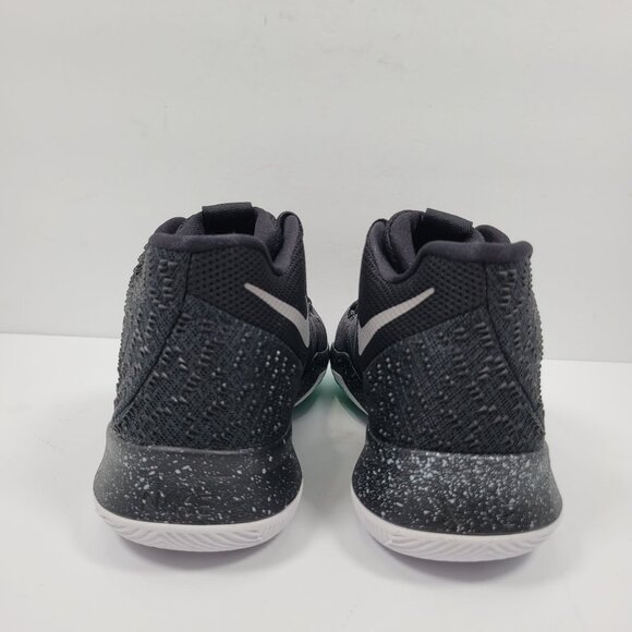 Nike Kyrie 3 Youth Black Metallic White Shoes 859466-018 US Size 6.5Y NWOT - Picture 4 of 8